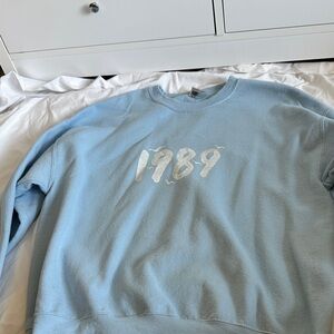 1989 Taylor Swift Light Blue Women’s Sweatshirt